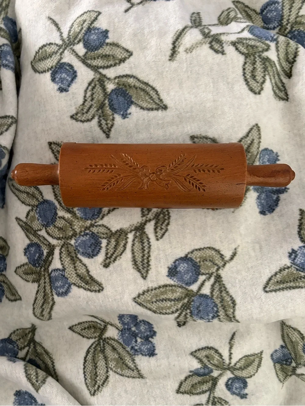 1985 Homco Home Interiors Plastic Rolling Pin Hanging Wall Pocket.